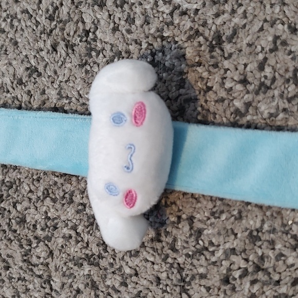 Plush Snap Cinnamoroll Bracelet - Picture 2 of 3